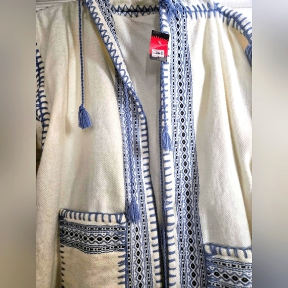 100% Wool Tunisian Coat - Picture 2 of 13